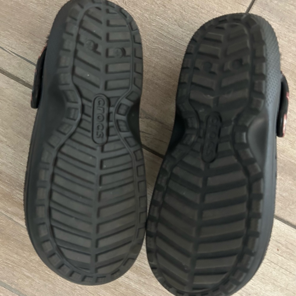 CROCS Black leopard lined with sport mode strap - like new women 9, men 7 - Picture 4 of 6